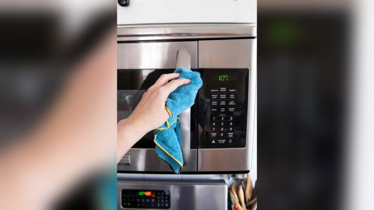 how to clean microwave oven with baking soda.jpg