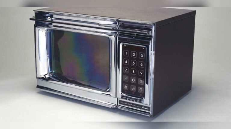 why was the microwave oven invented.jpg